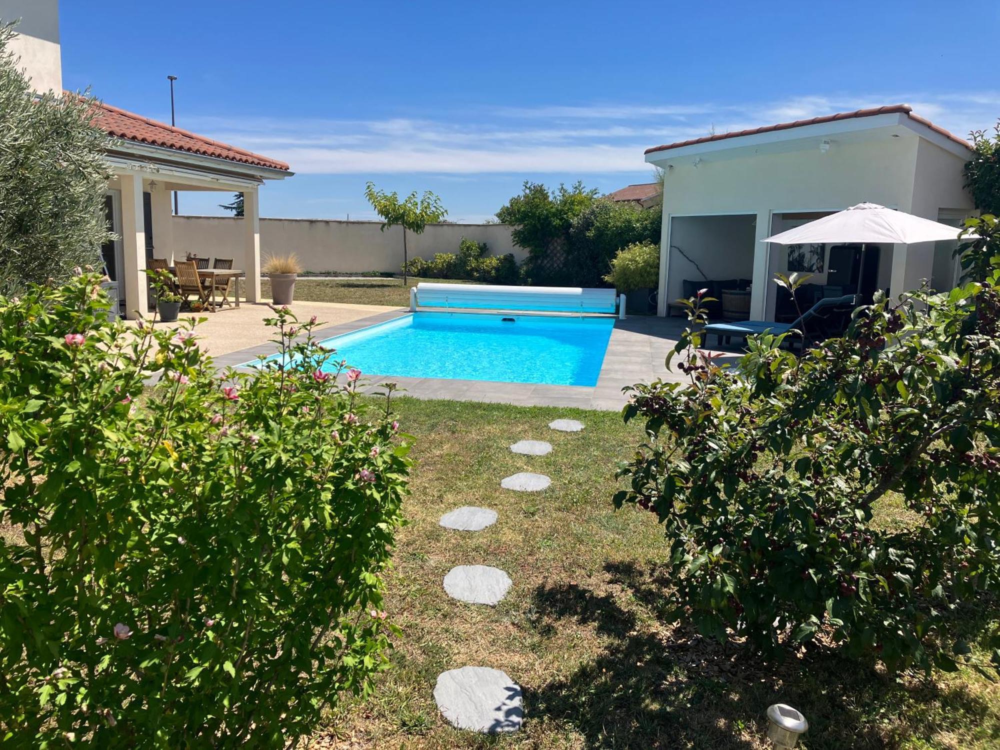 Gite Bambou Avec Piscine Saint-Andeol-le-Chateau Eksteriør bilde